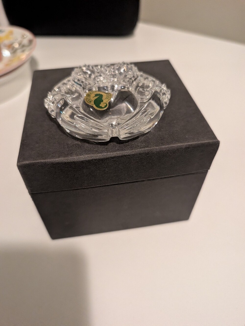 Waterford Crystal Claddagh Crystal Paperweight Brand New In Box - Picture 7 of 10